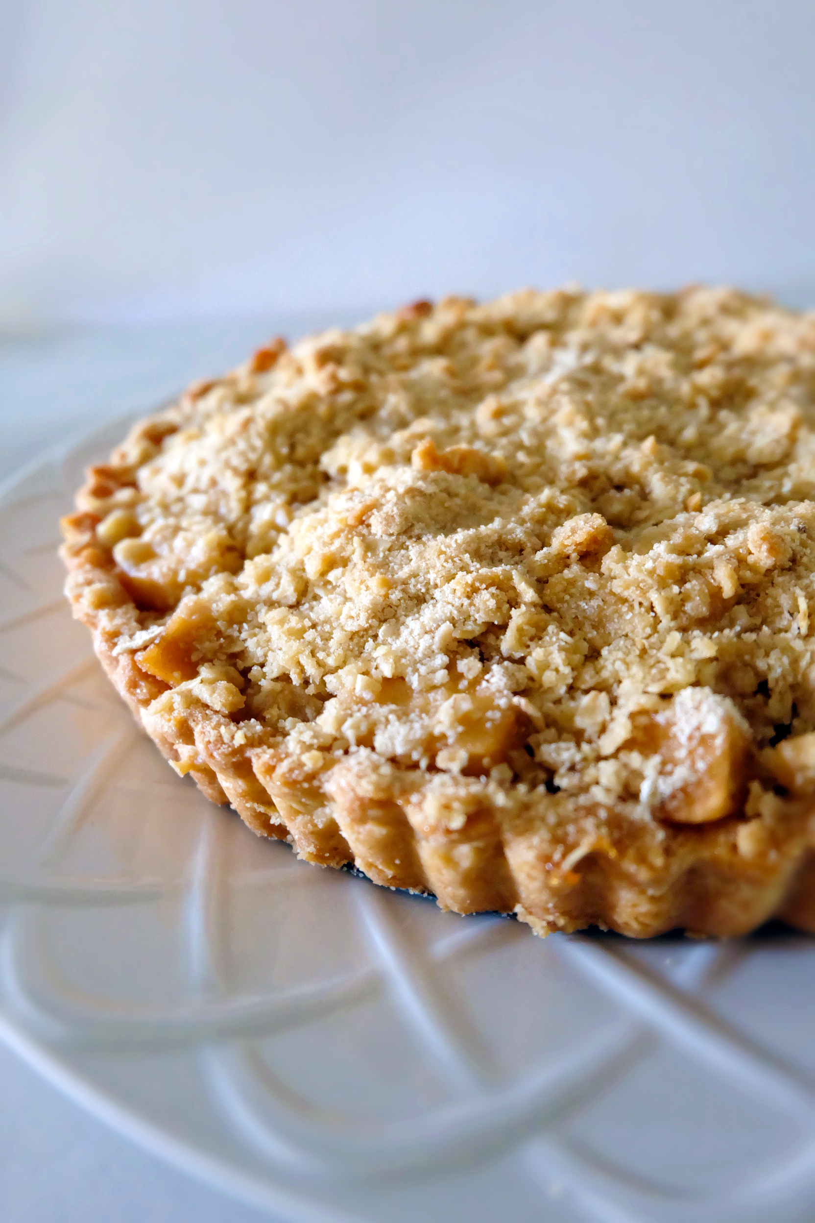 vertical brown sugar apple crumble tart close up – Flaky Bakers